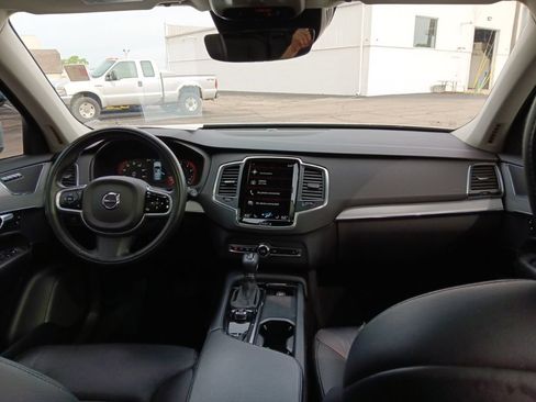 Used 2022 Volvo XC90 T5 Momentum AWD/4WD image 35