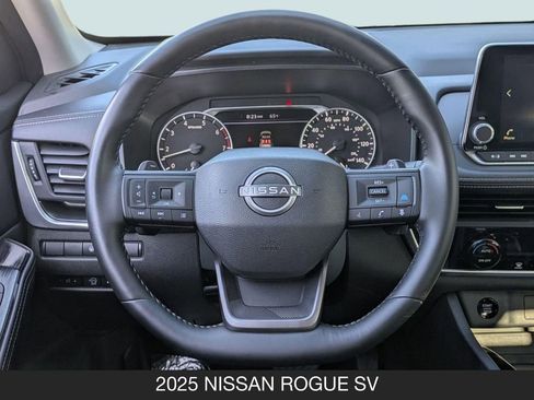 Used 2025 Nissan Rogue SV FWD image 12