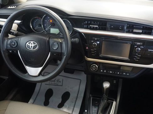 Used 2015 Toyota Corolla LE FWD image 26