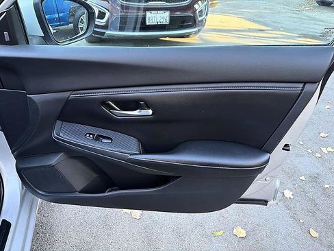 Used 2022 Nissan Sentra SV FWD image 22