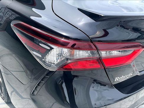 Used 2021 Toyota Camry SE FWD image 22