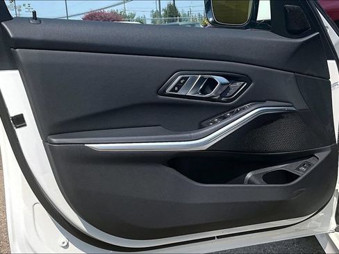 Used 2020 BMW 330i Sedan w/ Premium Package RWD image 21