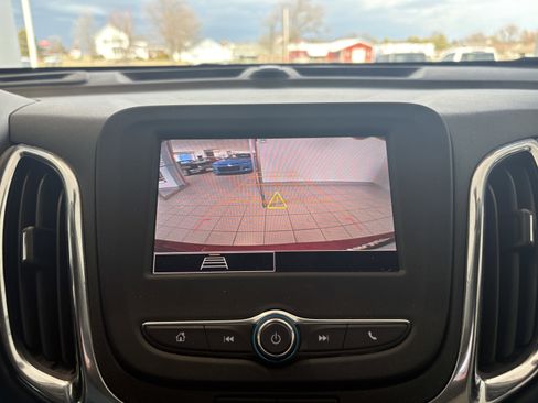 Used 2023 Chevrolet Equinox LT image 16