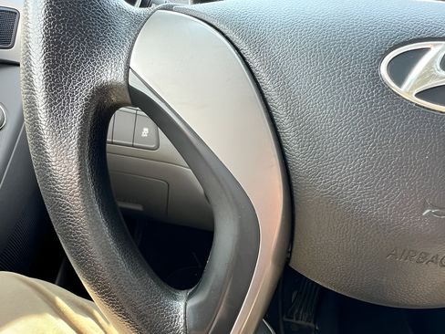 Used 2013 Hyundai Elantra GLS FWD image 20