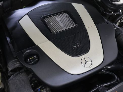 Used 2010 Mercedes-Benz C 300 4MATIC Sedan image 25