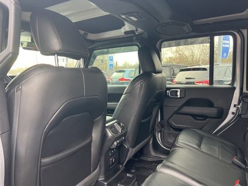 Used 2021 Jeep Wrangler Unlimited Sahara image 17