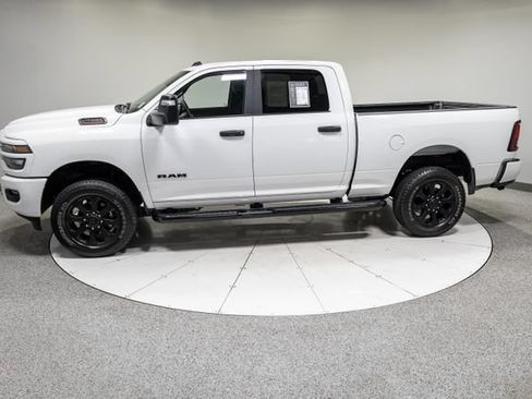 Used 2025 RAM 2500 Big Horn AWD/4WD image 32