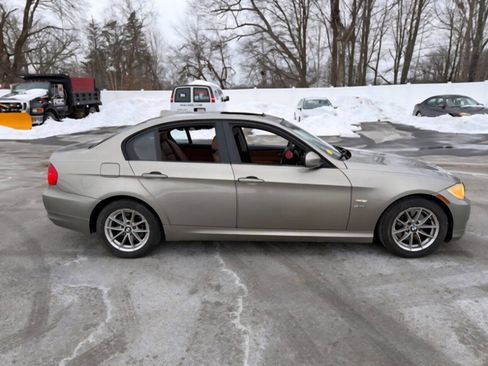Used 2010 BMW 328i xDrive Sedan image 5
