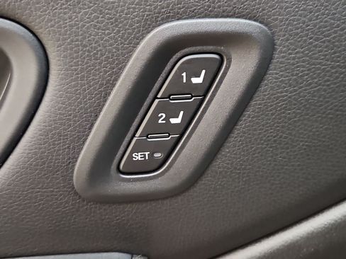 Certified 2025 Honda Pilot Touring image 19