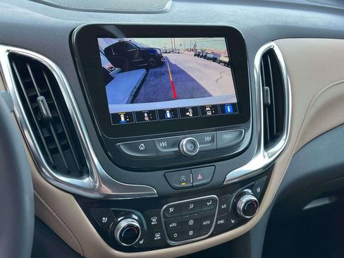 Used 2024 Chevrolet Equinox Premier image 35