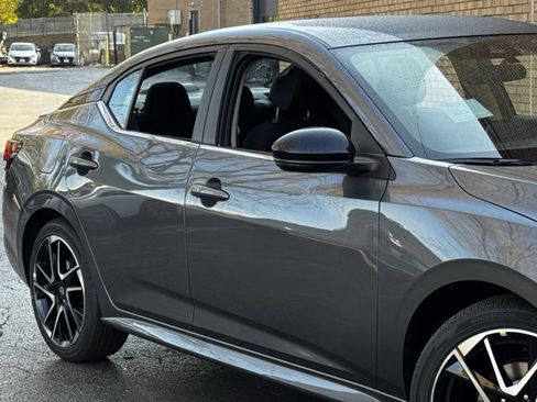 New 2025 Nissan Sentra SR image 4