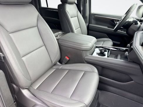 New 2026 Chevrolet Suburban LT w/ Comfort Package image 27