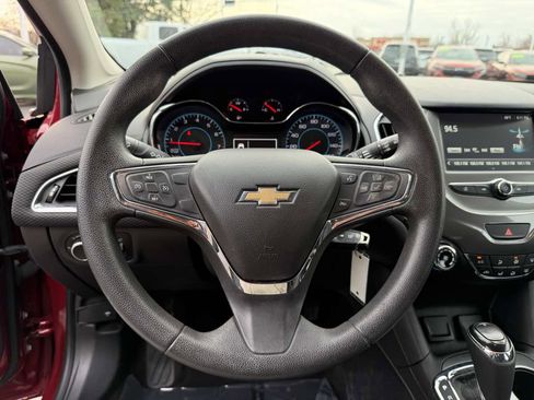 Used 2017 Chevrolet Cruze LT FWD image 22