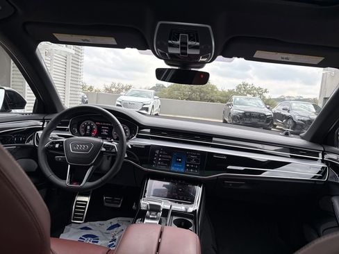 Used 2024 Audi S8 image 19