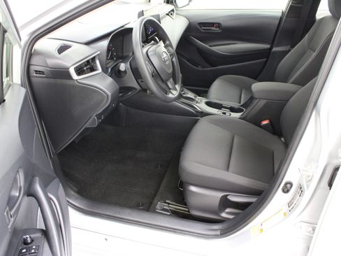 Used 2025 Toyota Corolla LE FWD image 13