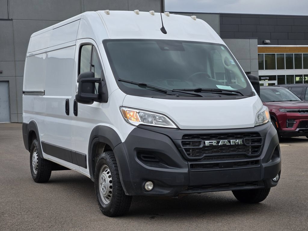 Used 2025 RAM ProMaster 2500 w/ Convenience Group FWD image 3