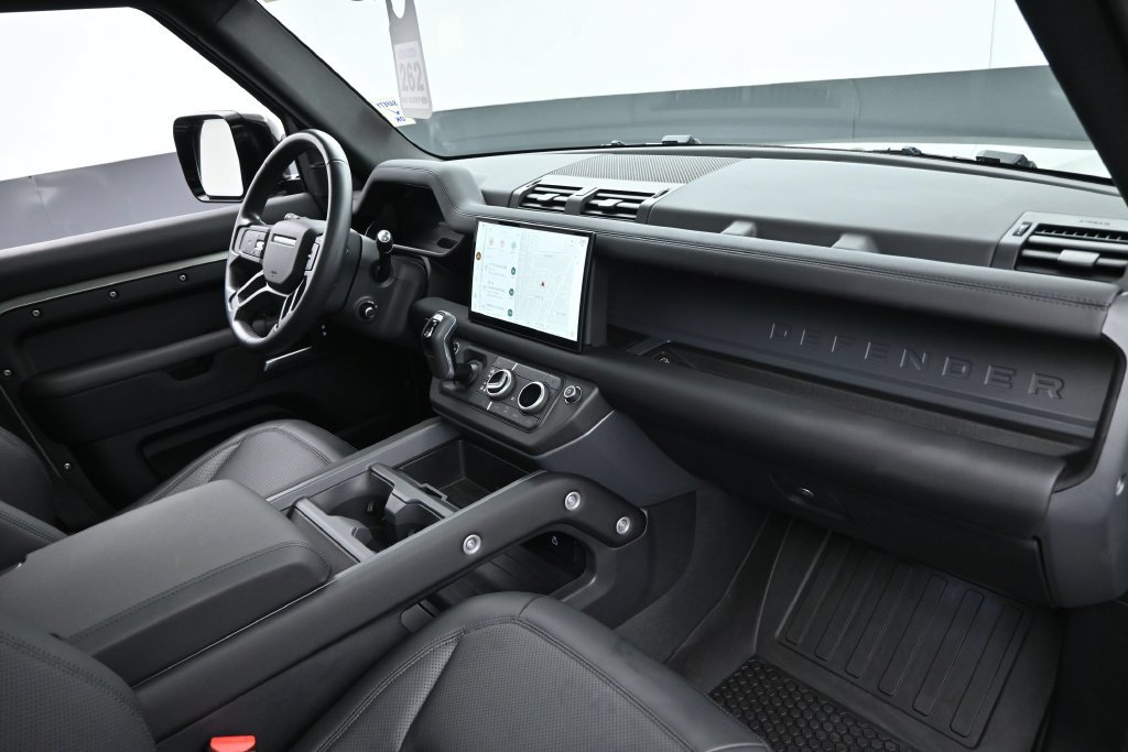 Used 2025 Land Rover Defender 110 S AWD/4WD image 26
