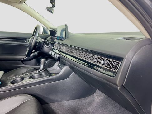 Used 2022 Honda Civic Touring image 29