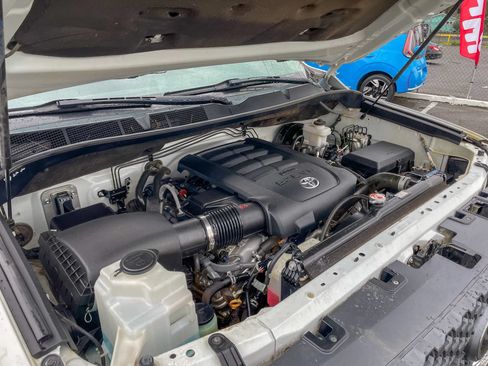 Used 2019 Toyota Tundra SR5 AWD/4WD image 34