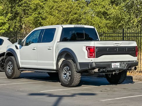 Used 2018 Ford F150 Raptor w/ Equipment Group 802A Luxury AWD/4WD image 5