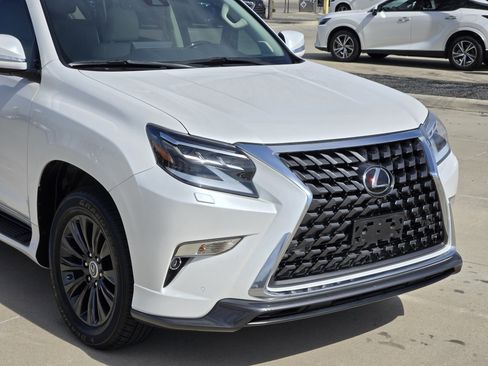 Used 2023 Lexus GX 460 Luxury w/ Sport Design Package image 10