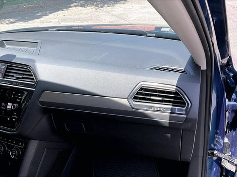 Used 2018 Volkswagen Tiguan SE FWD image 23