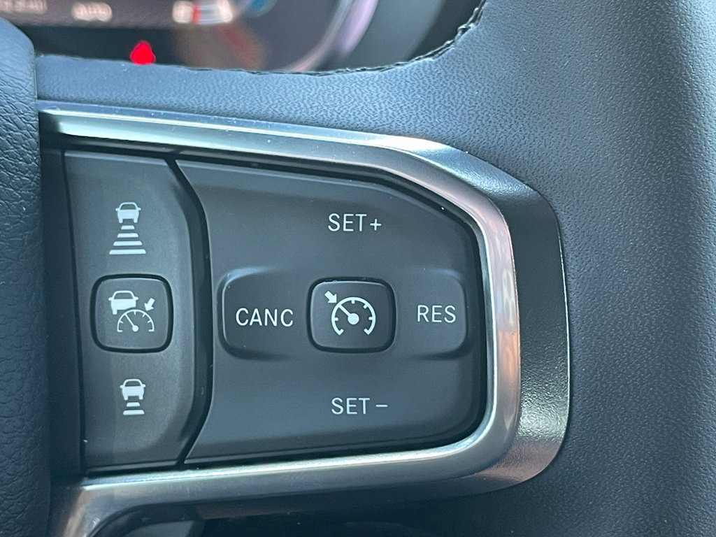 Used 2025 RAM 1500 Laramie AWD/4WD image 16