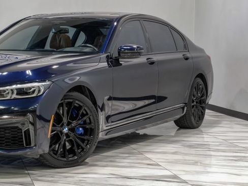 Used 2022 BMW 750i xDrive w/ Luxury Rear Seating Package AWD/4WD image 8