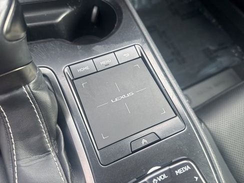 Used 2020 Lexus UX 200 w/ Premium Package image 27