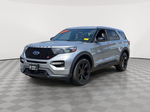Used 2022 Ford Explorer ST w/ Equipment Group 401A AWD/4WD image 3