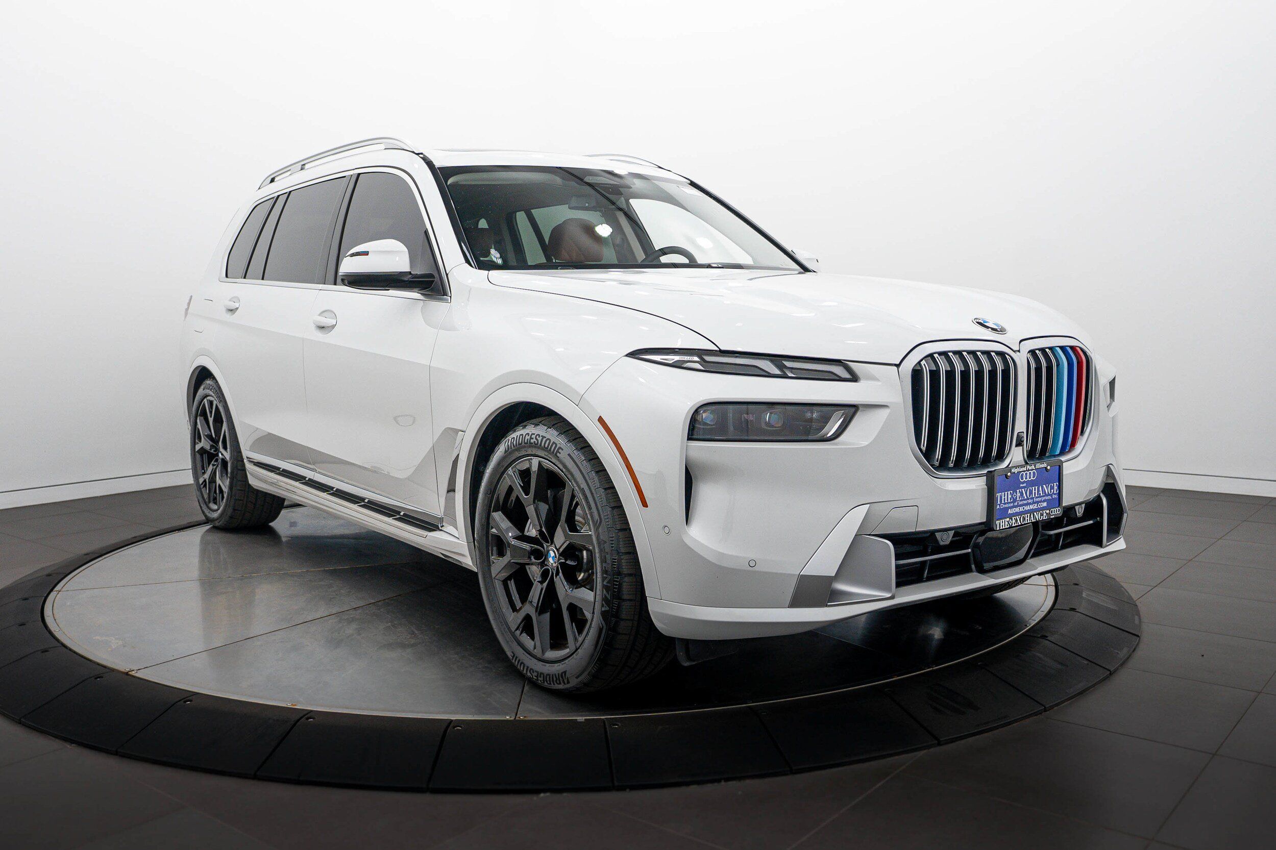 Used 2023 BMW X7 xDrive40i w/ Parking Assistance Package AWD/4WD image 2
