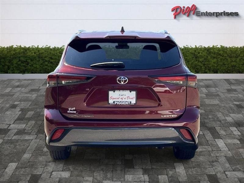 Used 2025 Toyota Highlander Limited FWD image 10