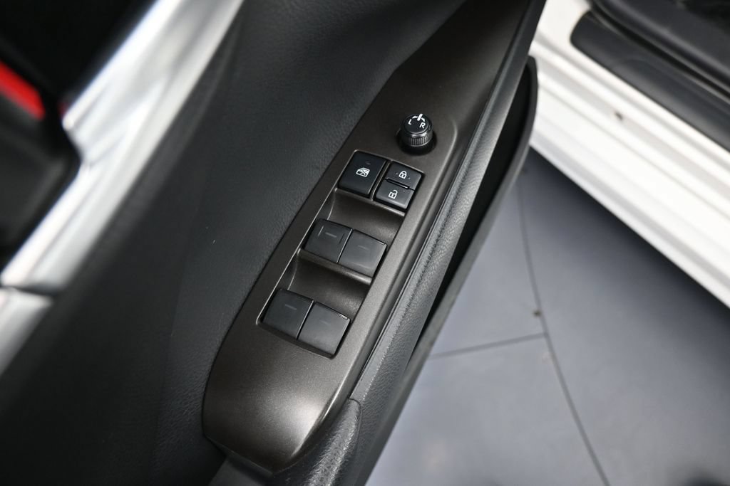 Used 2022 Toyota Camry SE w/ Convenience Package FWD image 14