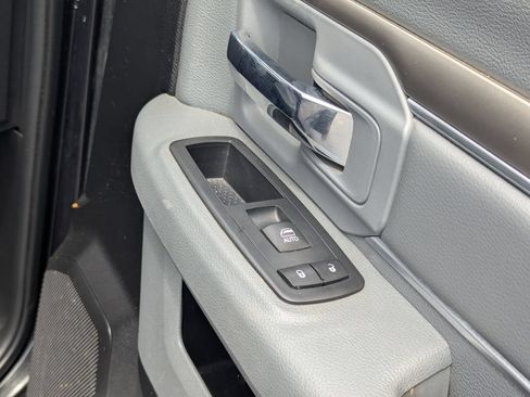 Used 2017 RAM 1500 Big Horn AWD/4WD image 32