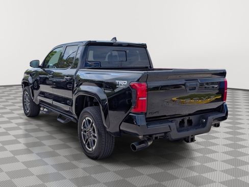 Used 2025 Toyota Tacoma TRD Sport w/ TRD Sport Upgrade Package AWD/4WD image 3