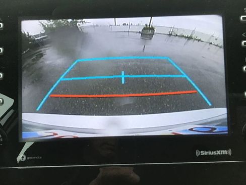 Used 2022 Toyota Camry SE image 16