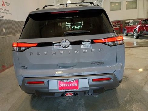 New 2026 Nissan Pathfinder Platinum image 4
