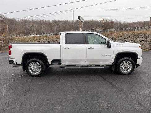 Used 2022 Chevrolet Silverado 2500 High Country w/ Z71 Off-Road Package image 6