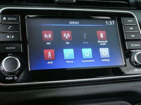 Used 2020 Nissan Versa S FWD image 13