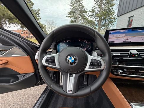 Used 2020 BMW 540i xDrive w/ M Sport Package image 31