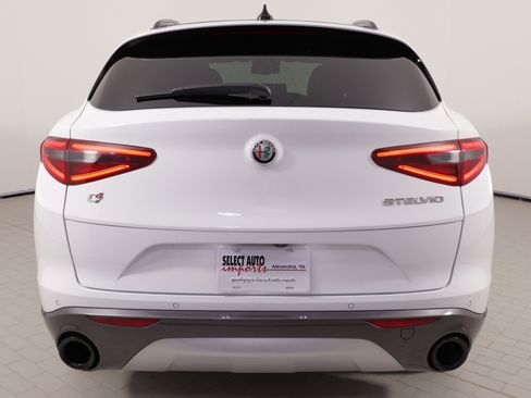 Used 2023 Alfa Romeo Stelvio Ti image 13