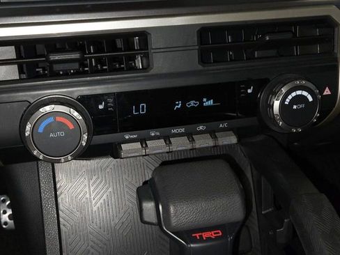 Used 2025 Toyota Tacoma TRD Sport AWD/4WD image 18