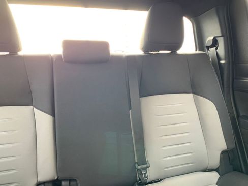 Used 2025 Toyota Tacoma TRD Off-Road image 36