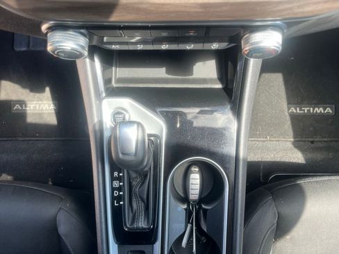 Used 2024 Nissan Altima 2.5 SV AWD/4WD image 25