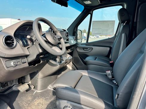 New 2025 Mercedes-Benz Sprinter 2500 image 9