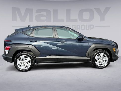 Used 2025 Hyundai Kona SE image 6