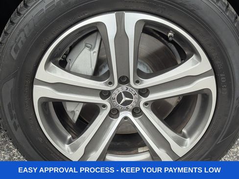 Used 2019 Mercedes-Benz GLC 300 4MATIC w/ Premium Package image 12