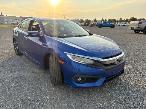 Used 2016 Honda Civic Touring image 12