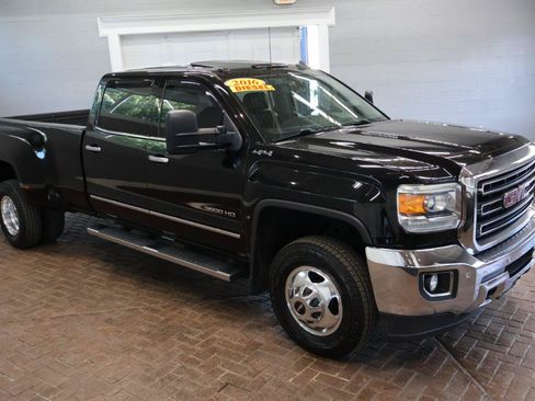 Used 2015 GMC Sierra 3500 SLT w/ Duramax Plus Package AWD/4WD image 12