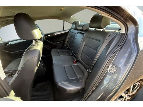 Used 2017 Volkswagen Jetta SE image 20